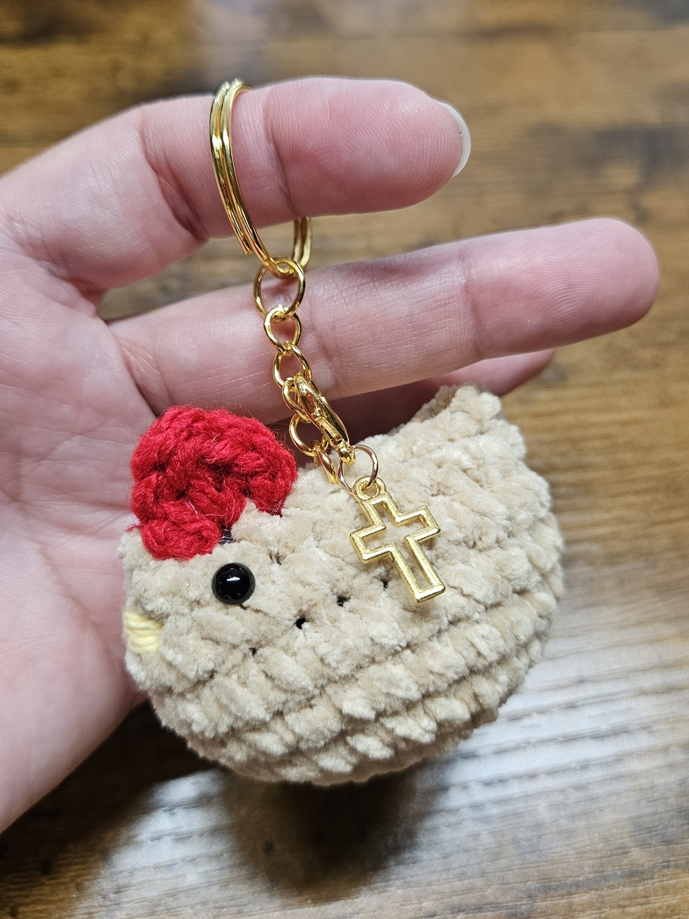 Handmade fluffy hen keychain to decorate bags